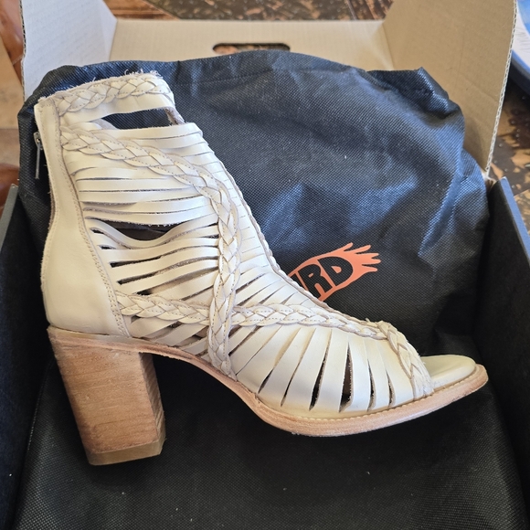 Freebird BELA Braided Beige Open-Toe Sandals - Picture 8 of 15